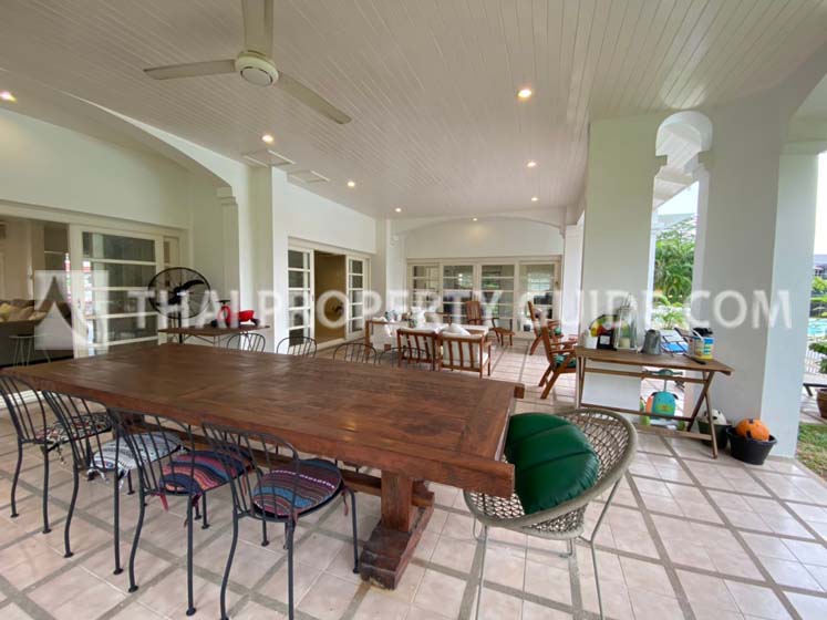 House with Private Pool in Bangnatrad 